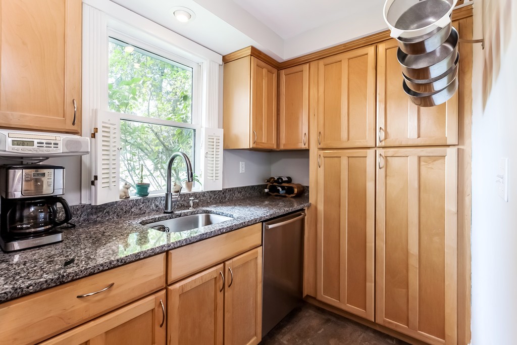 8 Elm Court Maynard, MA 01754 - Photo 10 of 29 Gallery Image 10