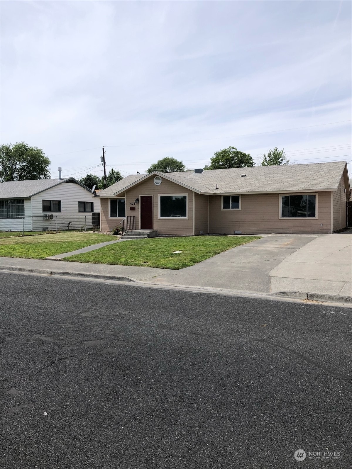438 North Clark Road Moses Lake, WA 98837 - Photo 1 of 25 Gallery Image 1