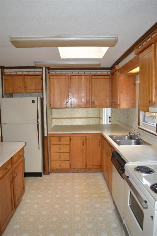 2474 Camden Road Warren, ME 04864 - Photo 8 of 23 Kitchen