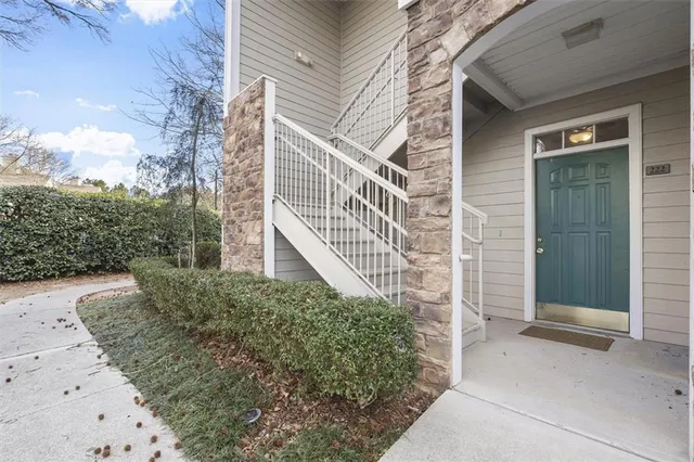 $390,000 | 222 Edinburgh Court, Alpharetta, GA 30004
