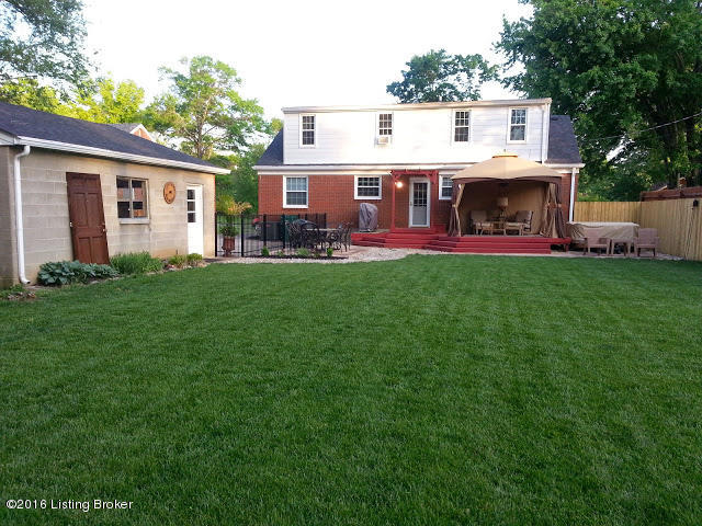 4533 Fox Run Road Louisville, KY 40207 - Photo 22 of 41 Privacy Fence, 2.5 Car Garage