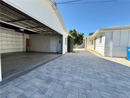 $5,800 | 22346 Burbank Boulevard, Woodland Hills, CA 91367