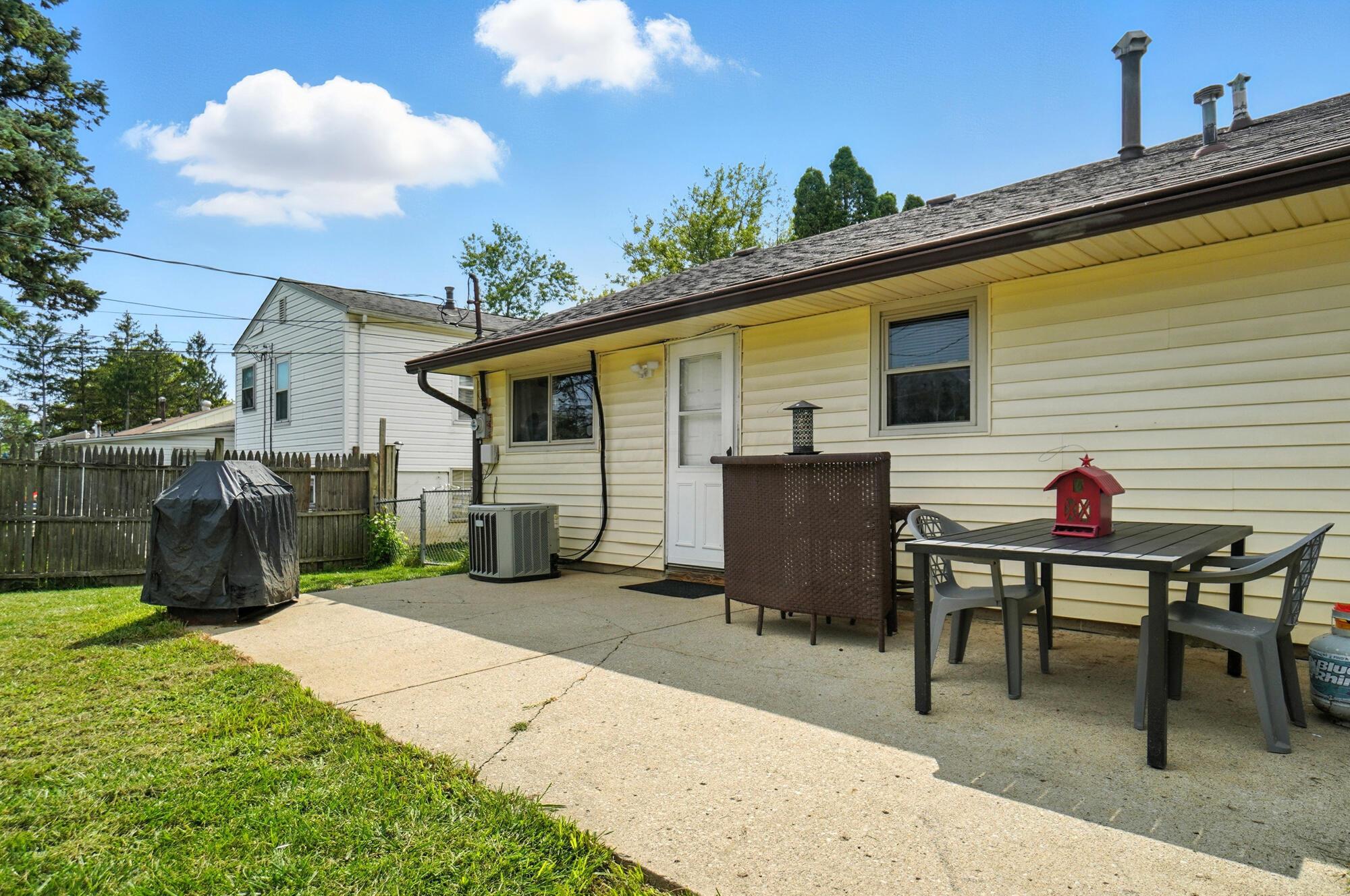 432 Redmond Road Columbus, OH 43228 - Photo 37 of 45 184