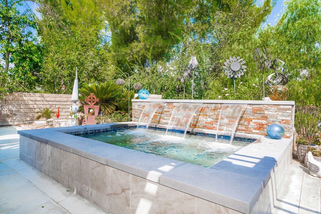 25466 Ave Escalera Valencia, CA 91355 - Photo 13 of 50