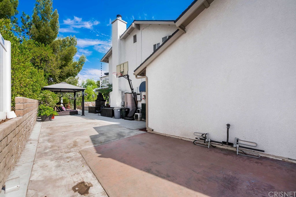 25466 Ave Escalera Valencia, CA 91355 - Photo 16 of 50