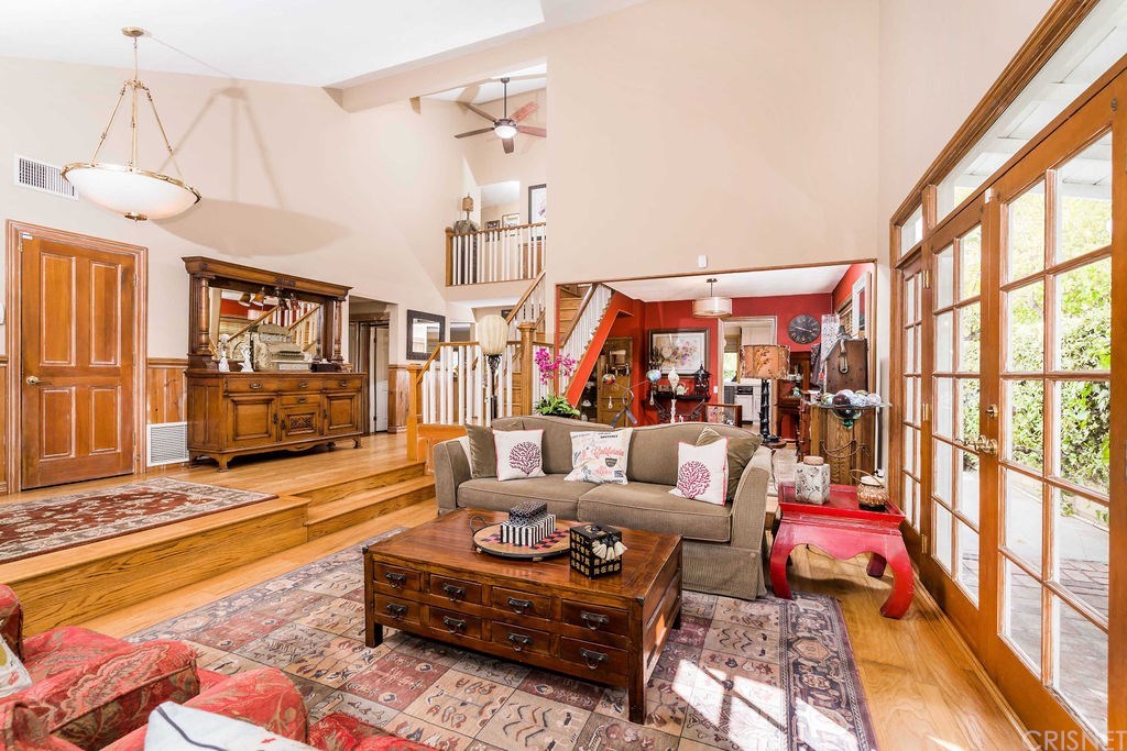 25466 Ave Escalera Valencia, CA 91355 - Photo 18 of 50