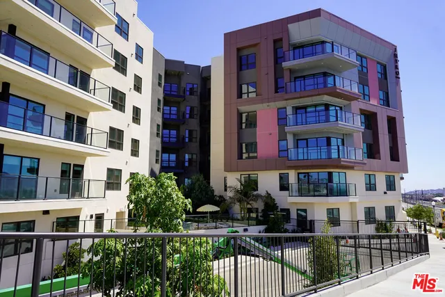 $4,760 | 800 North Front Street, Unit 1411, Burbank, CA 91502