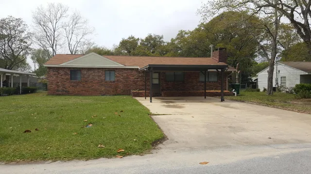 $1,700 | 28 Stewart Circle, Fort Walton Beach, FL 32547