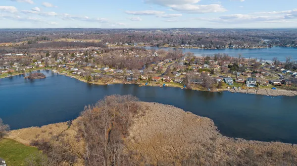 $175,000 | 4912 Ashley Lane, Unit 84, Waterford, MI 48329