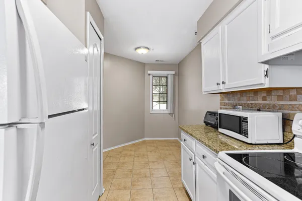 $175,000 | 4912 Ashley Lane, Unit 84, Waterford, MI 48329