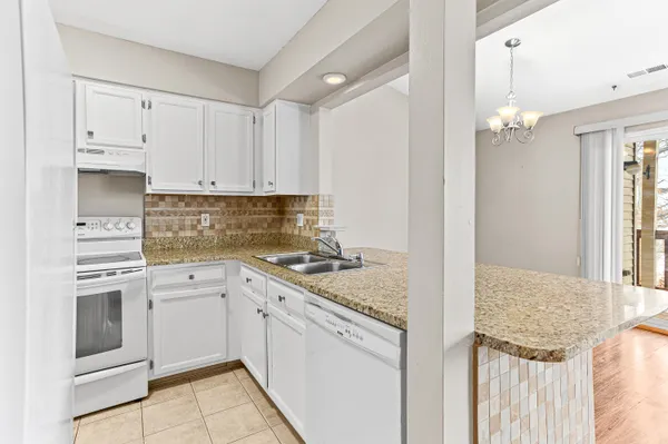 $175,000 | 4912 Ashley Lane, Unit 84, Waterford, MI 48329
