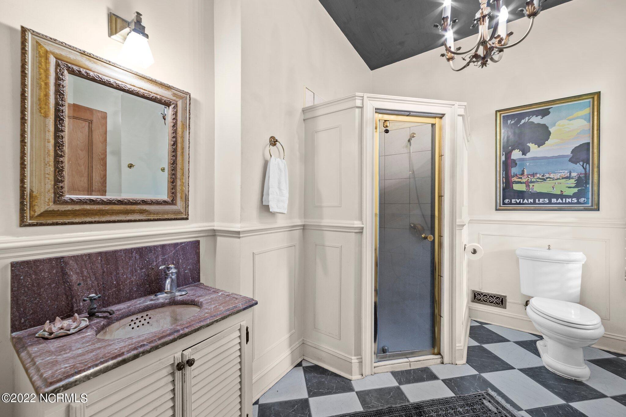 626 West Main Street Washington, NC 27889 - Photo 15 of 65 bathroom