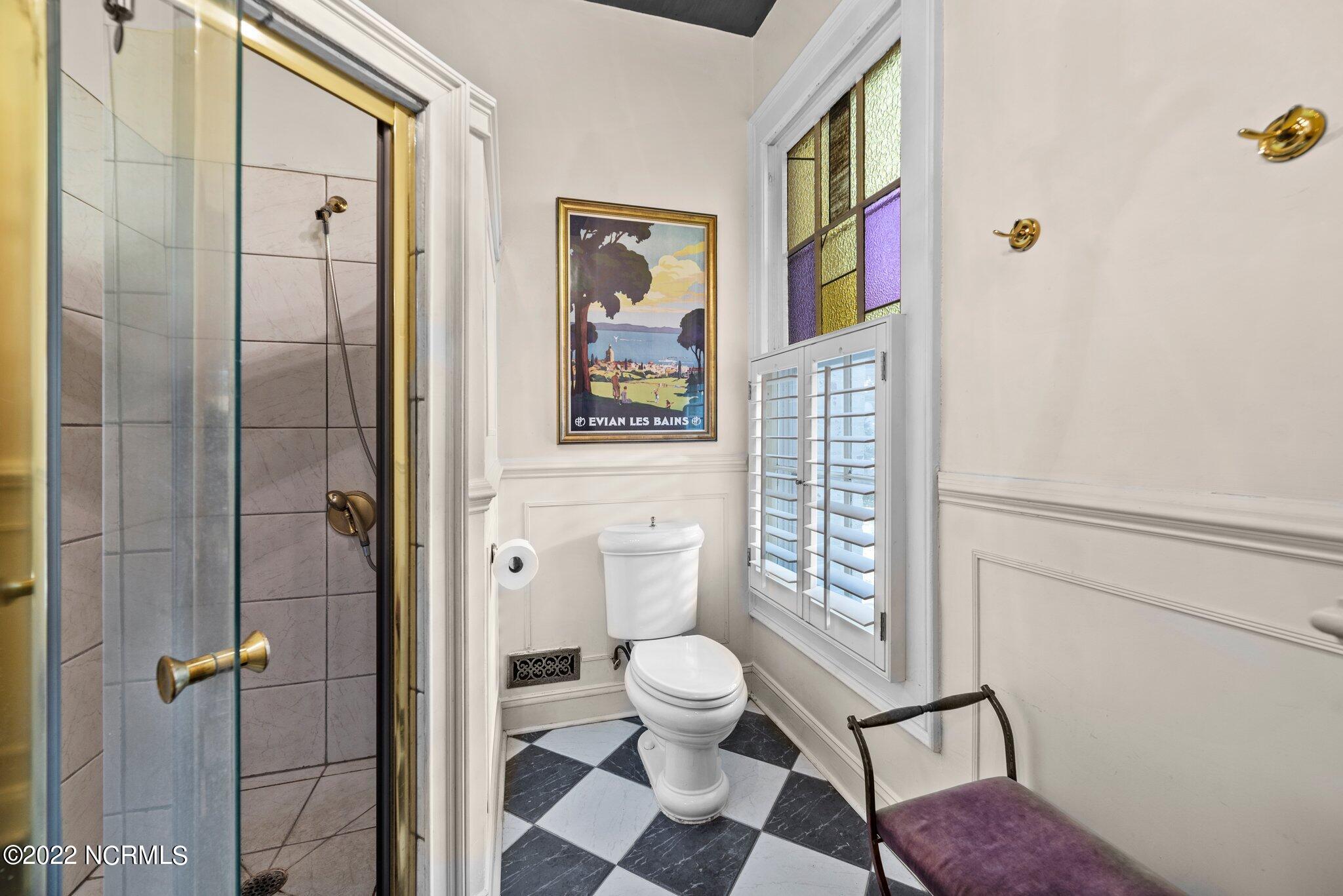 626 West Main Street Washington, NC 27889 - Photo 16 of 65 bathroom