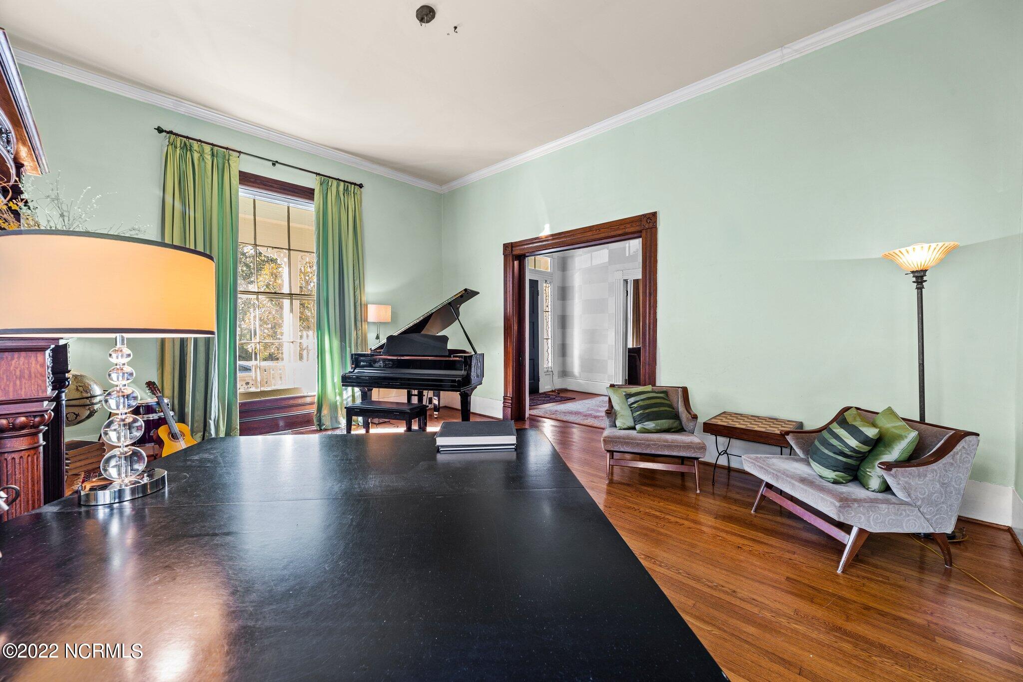 626 West Main Street Washington, NC 27889 - Photo 19 of 65 Piano Room