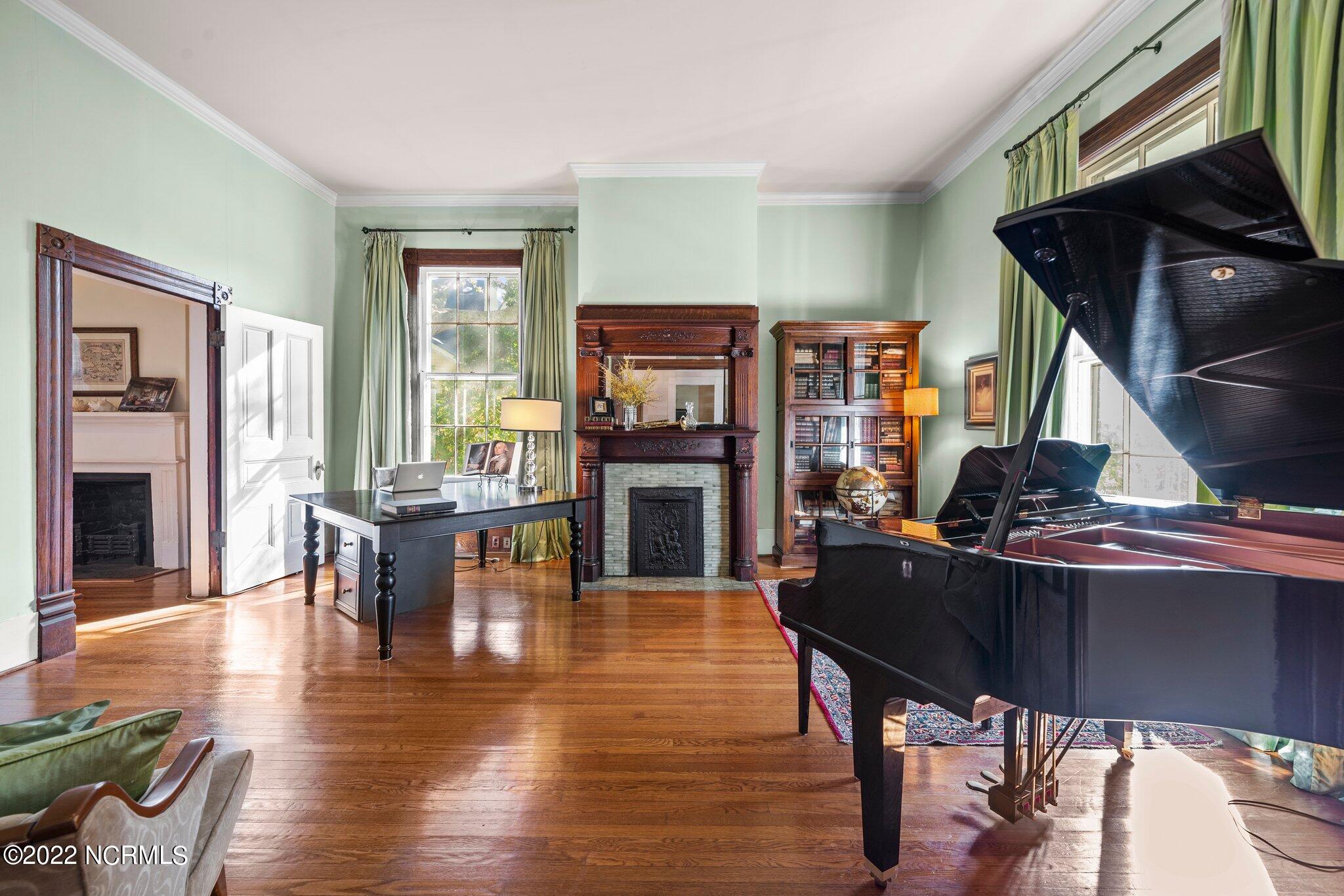 626 West Main Street Washington, NC 27889 - Photo 20 of 65 Piano Room