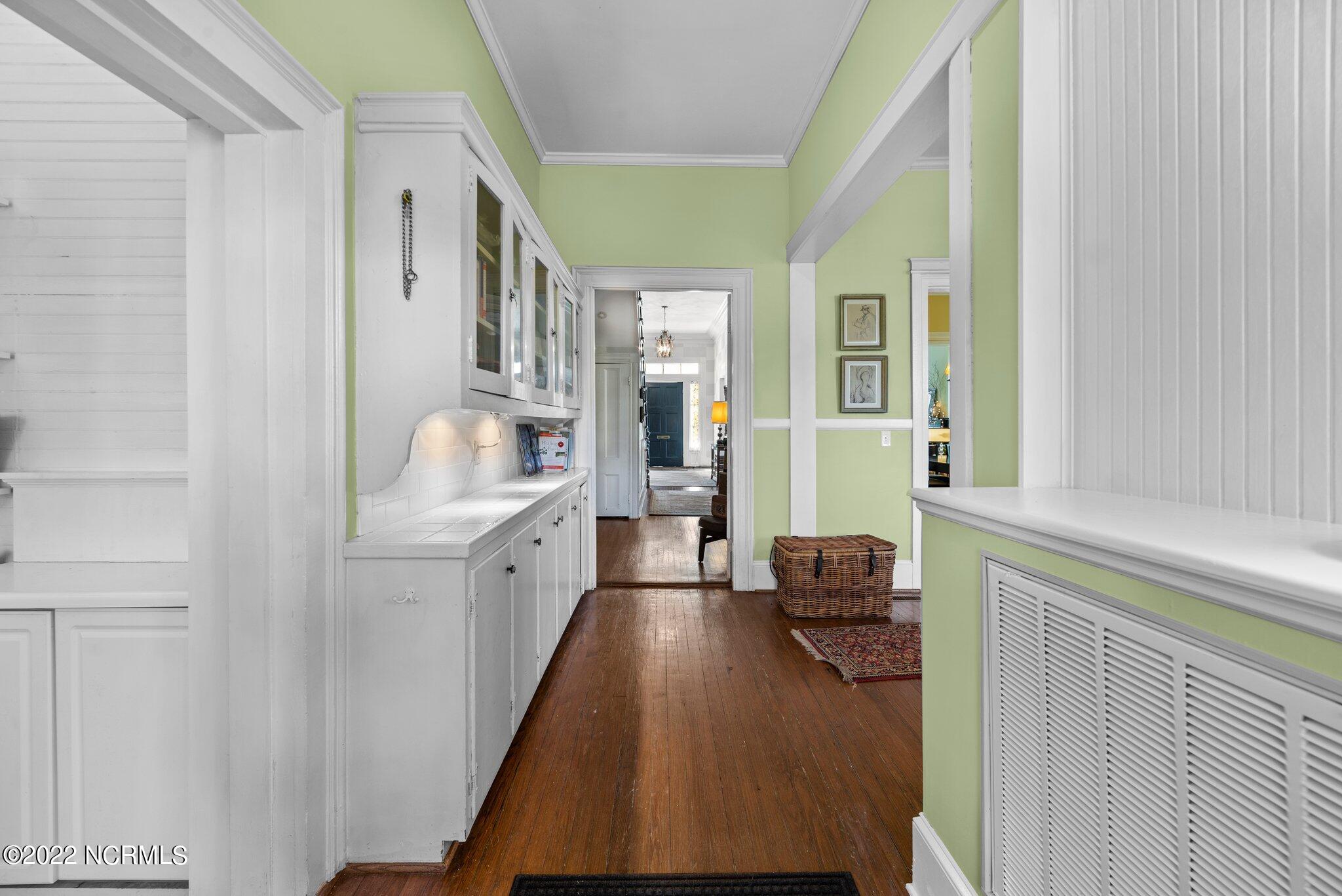 626 West Main Street Washington, NC 27889 - Photo 23 of 65 Hallway