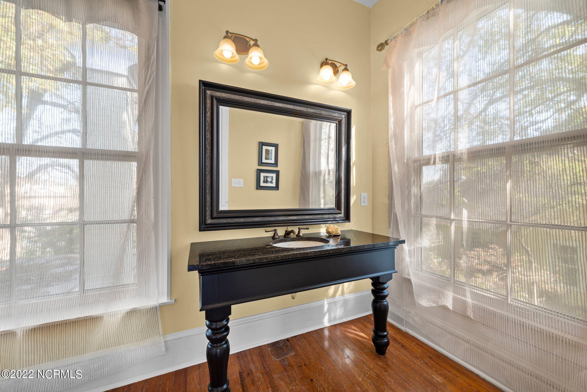 626 West Main Street Washington, NC 27889 - Photo 35 of 65 hallway