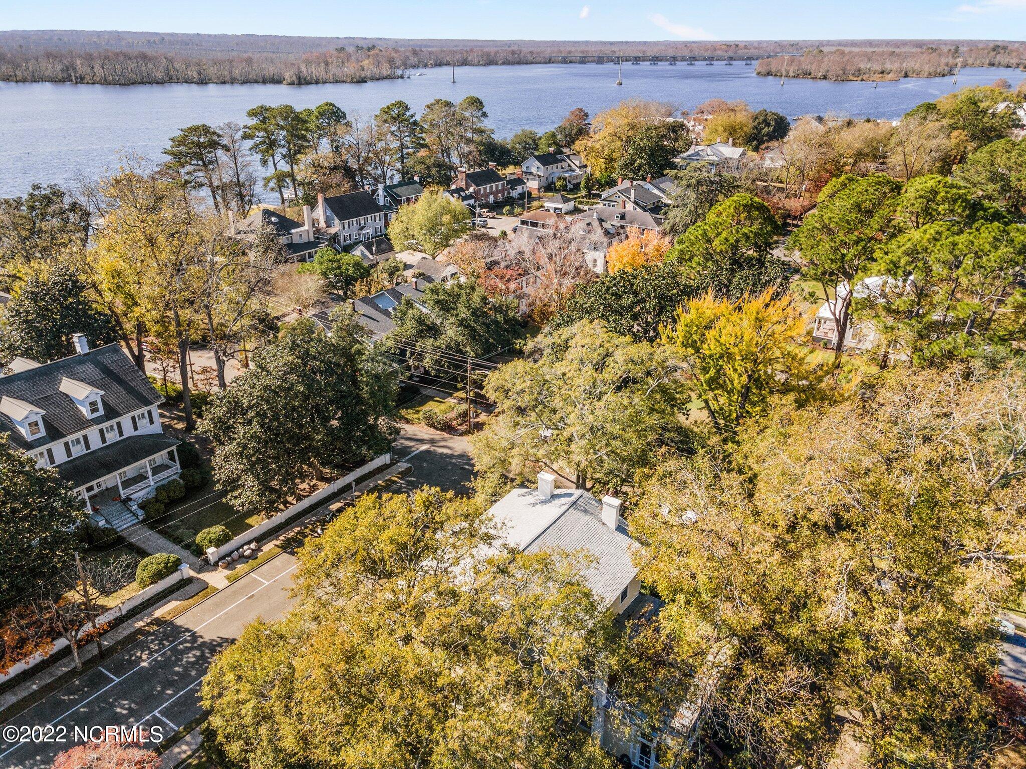 626 West Main Street Washington, NC 27889 - Photo 47 of 65 sky view
