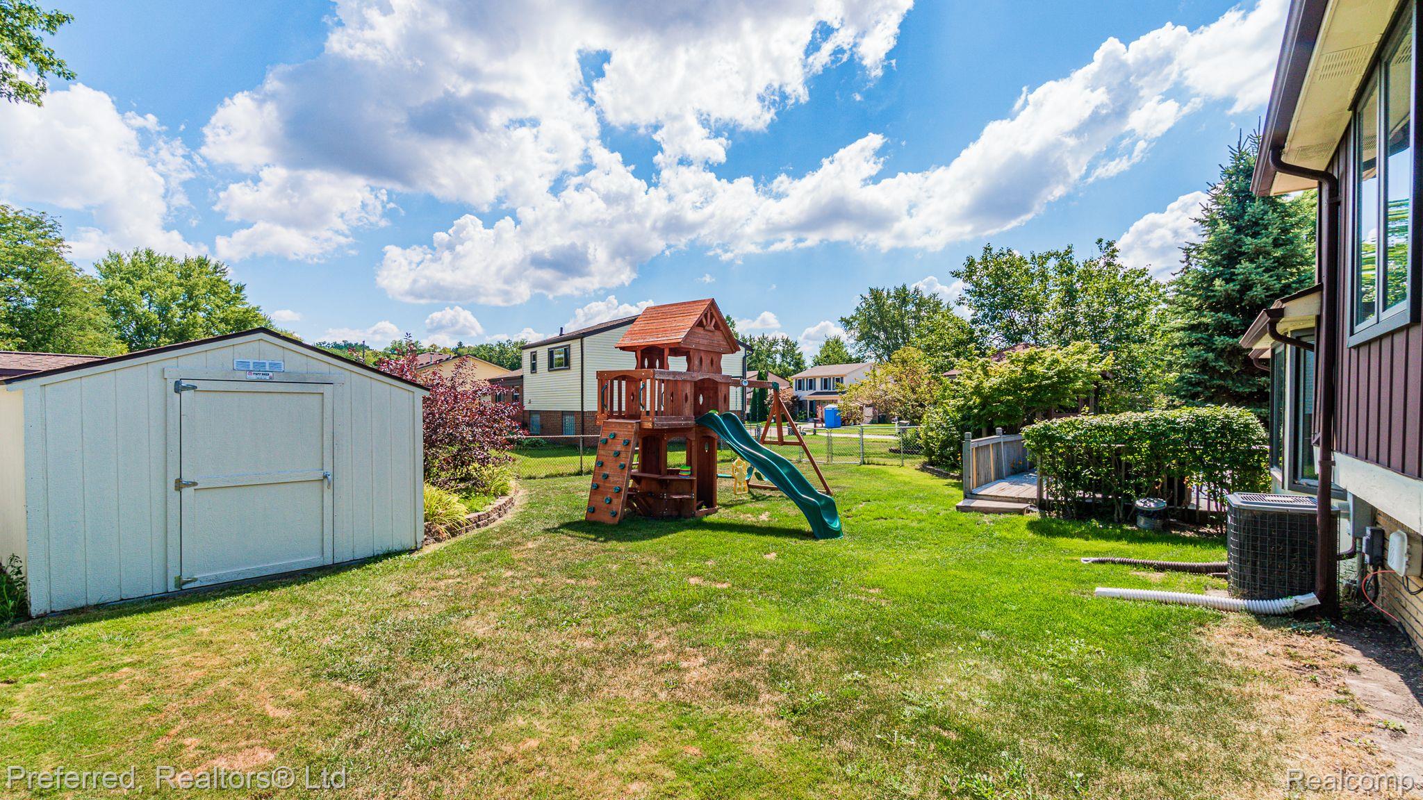681 Kings Way Canton, MI 48188 - Photo 32 of 35 Gallery Image 32