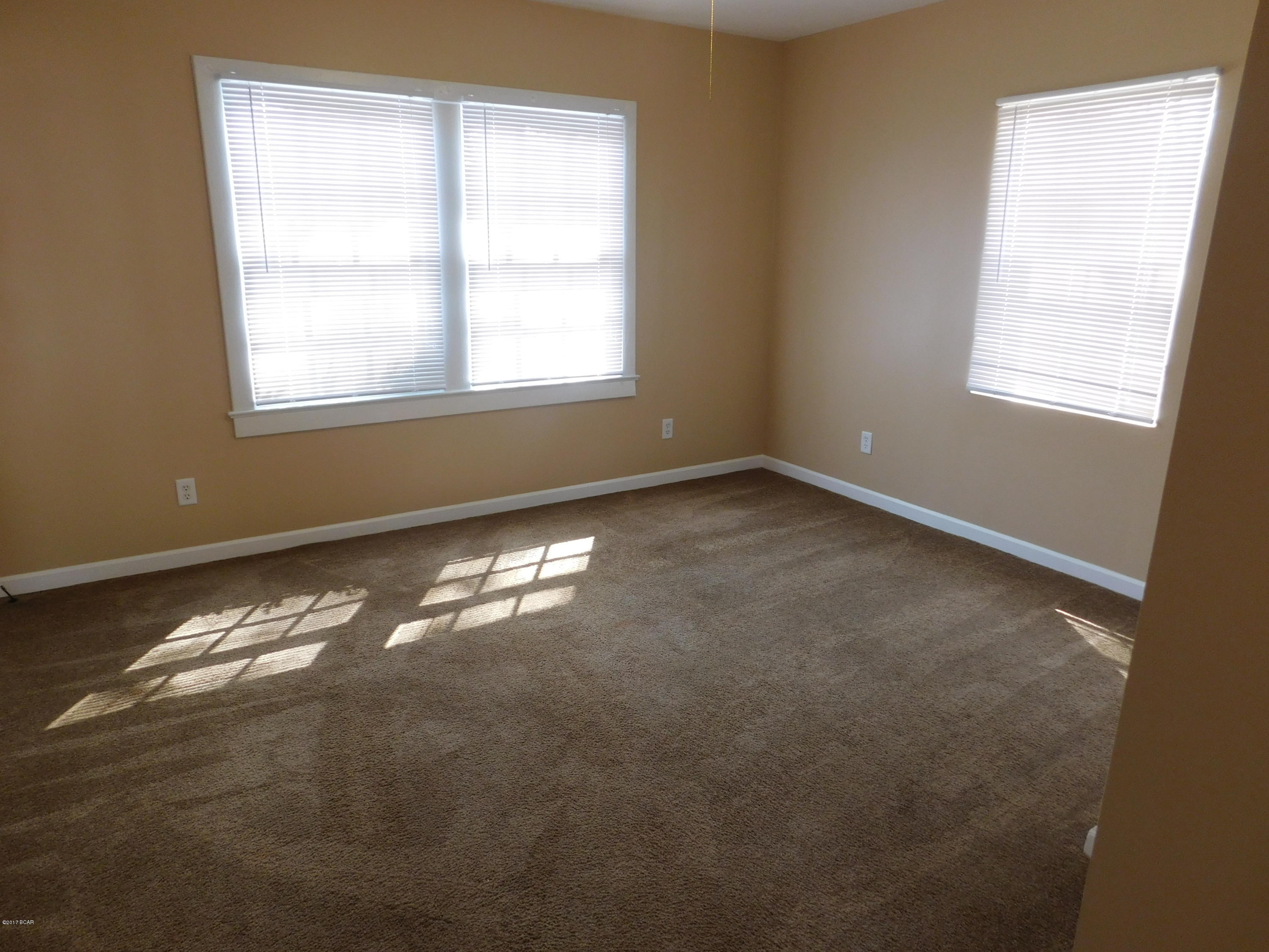 682 Main Street Chipley, FL 32428 - Photo 6 of 16 Gallery Image 6