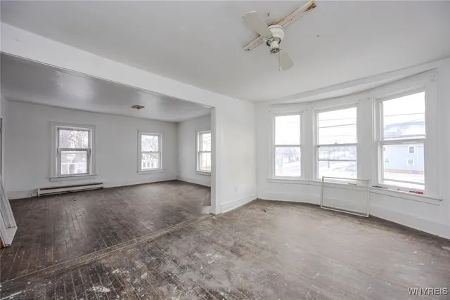 $129,000 | 955 Niagara Avenue, Niagara Falls, NY 14305