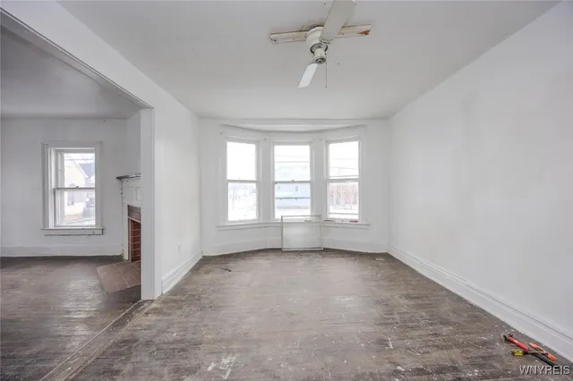 $129,000 | 955 Niagara Avenue, Niagara Falls, NY 14305