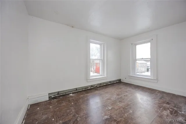 $129,000 | 955 Niagara Avenue, Niagara Falls, NY 14305