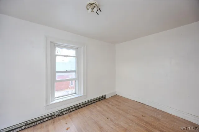 $129,000 | 955 Niagara Avenue, Niagara Falls, NY 14305