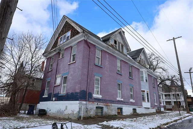 $129,000 | 955 Niagara Avenue, Niagara Falls, NY 14305