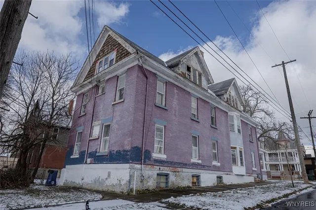 $129,000 | 955 Niagara Avenue, Niagara Falls, NY 14305