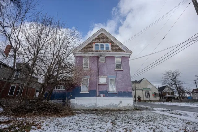 $129,000 | 955 Niagara Avenue, Niagara Falls, NY 14305