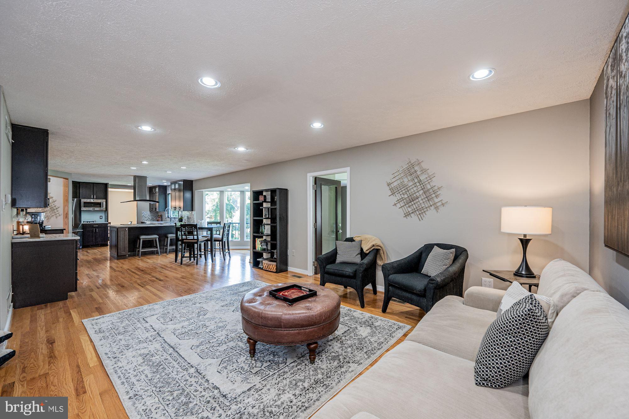 46 Overbrook Road Baltimore, MD 21228 - Photo 11 of 55 Family Room