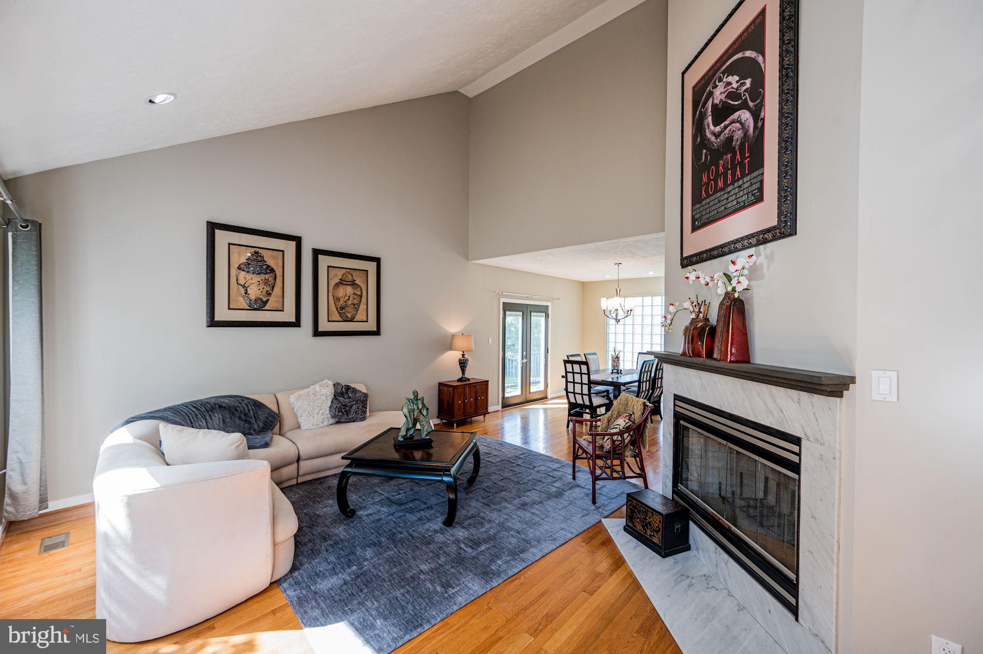 46 Overbrook Road Baltimore, MD 21228 - Photo 12 of 55 Living Room