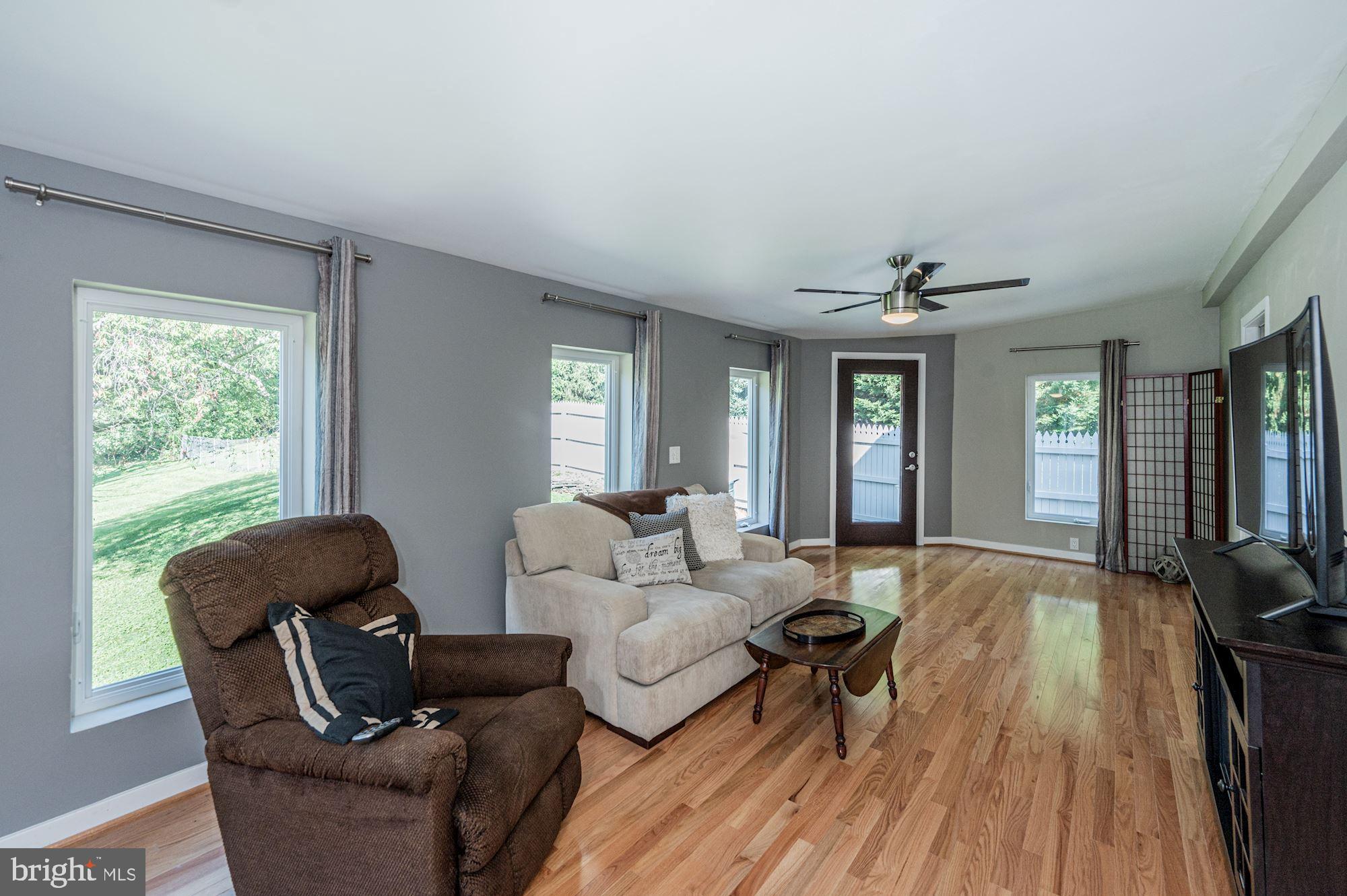 46 Overbrook Road Baltimore, MD 21228 - Photo 16 of 55 Sunroom