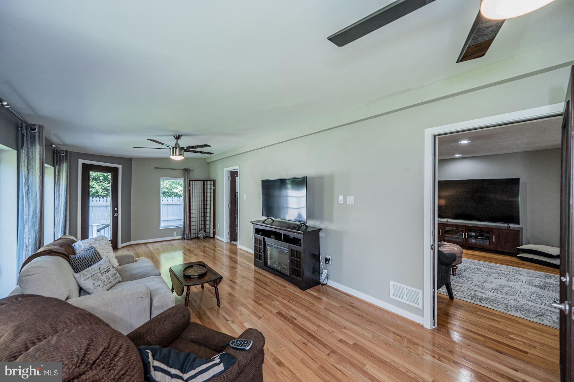 46 Overbrook Road Baltimore, MD 21228 - Photo 17 of 55 Sunroom