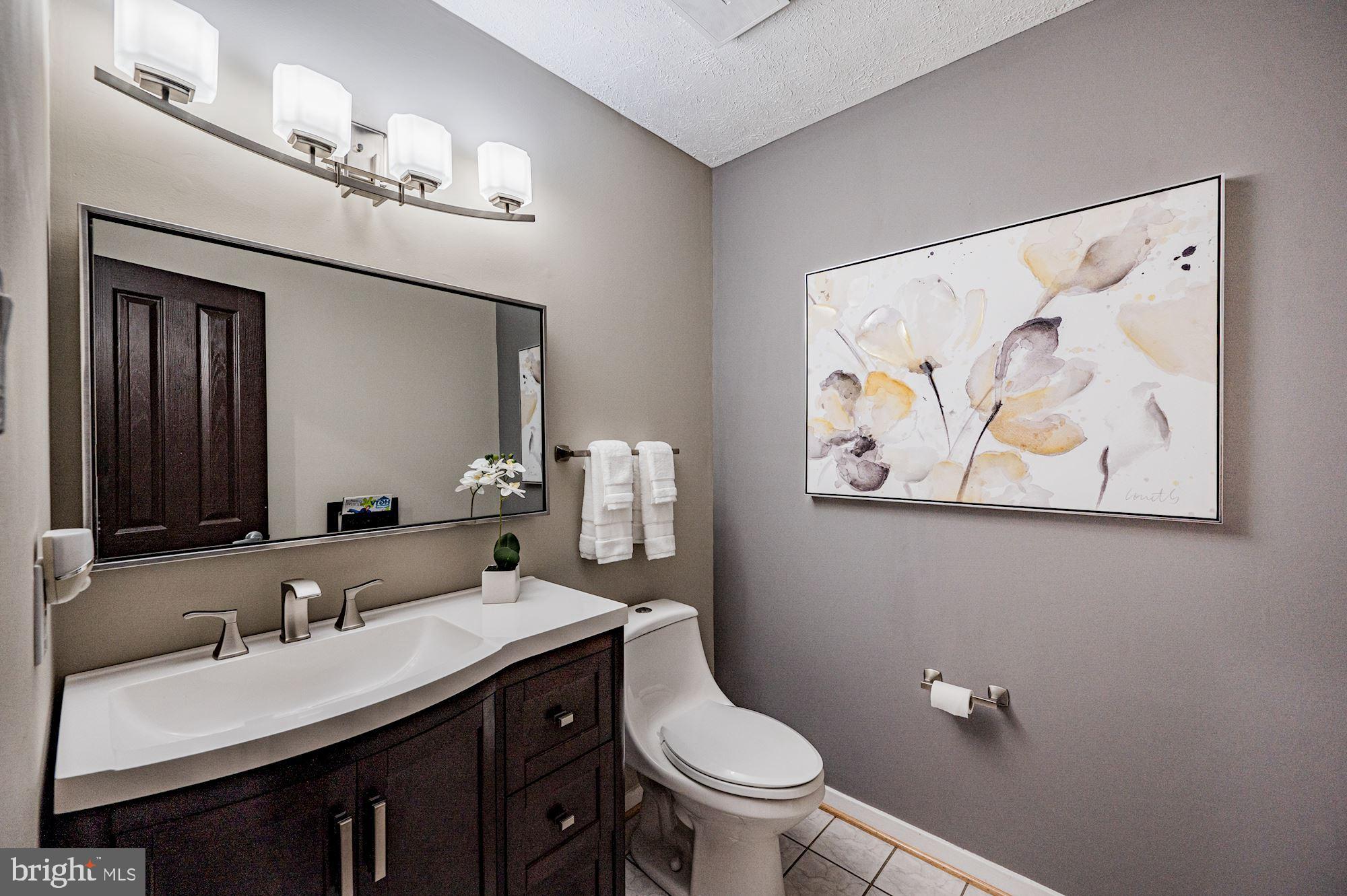 46 Overbrook Road Baltimore, MD 21228 - Photo 19 of 55 Powder Room