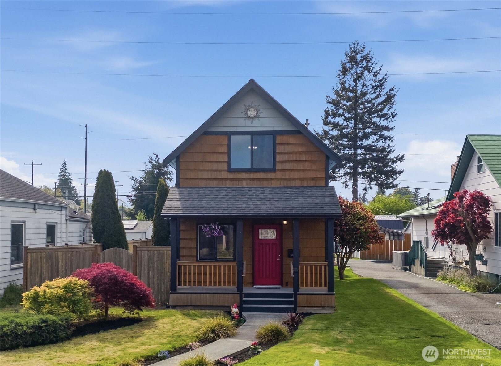 2224 Chestnut Street Everett, WA 98201 - Photo 1 of 34