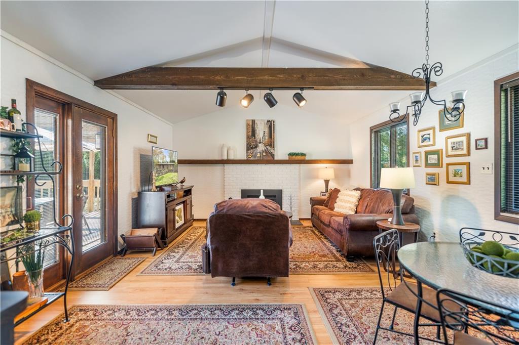 464 Sharon Road Coraopolis, PA 15108 - Photo 11 of 34 Gorgeous living room with high ceilings