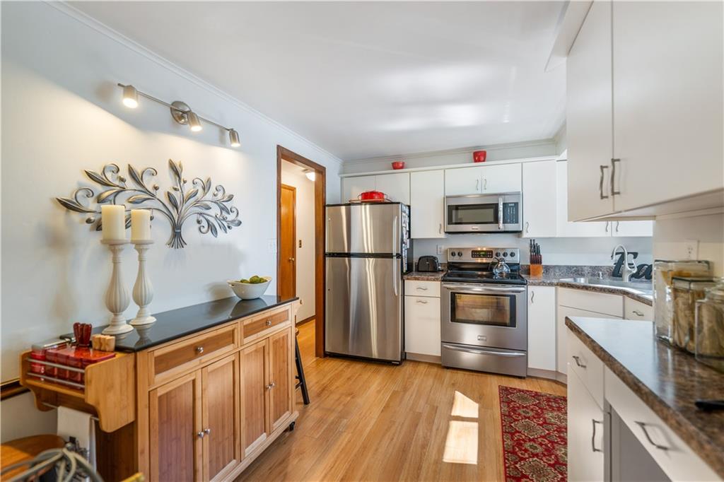 464 Sharon Road Coraopolis, PA 15108 - Photo 6 of 34 Featuring stainless steel appliances.