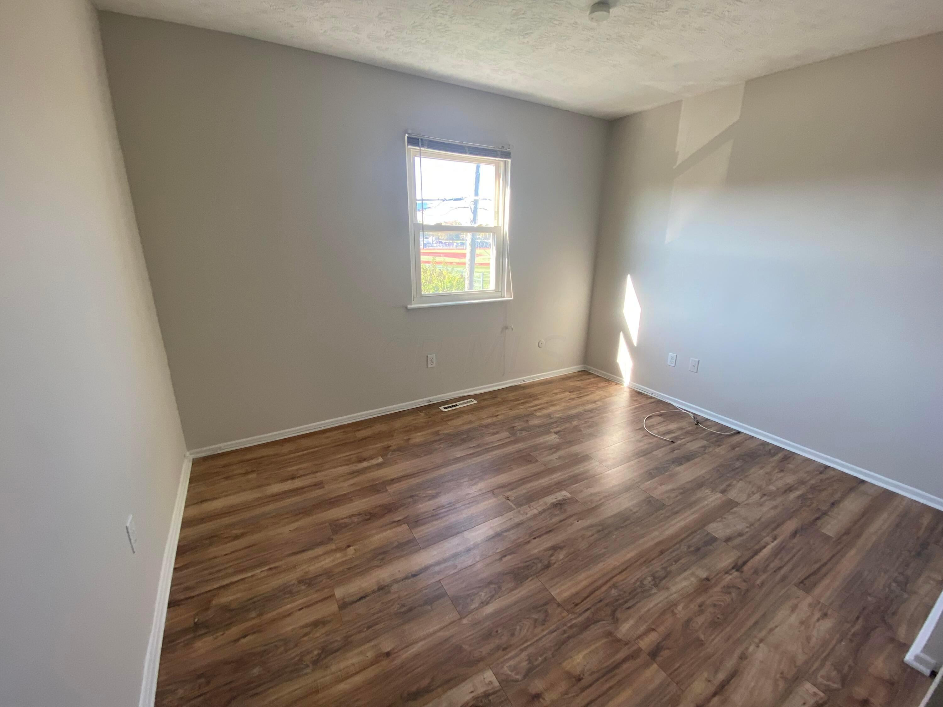 2878 Whitlow Road Columbus, OH 43232 - Photo 7 of 17 7