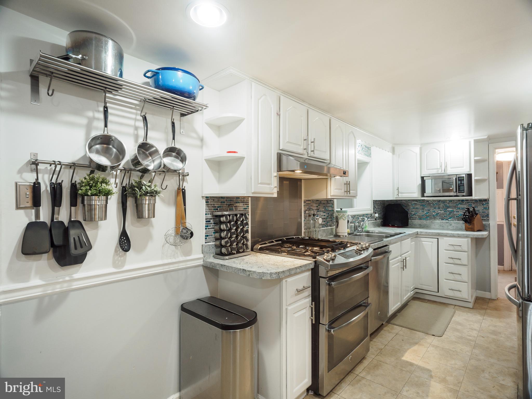 943 County Line Road Huntingdon Valley, PA 19006 - Photo 12 of 43 Kitchen