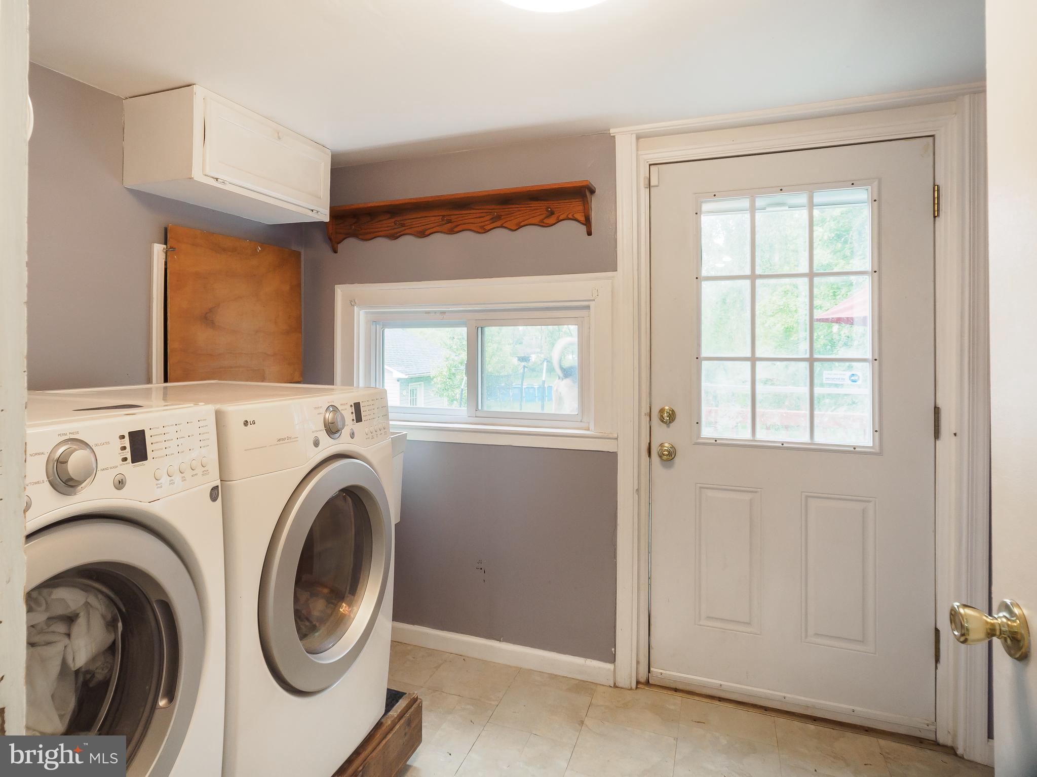 943 County Line Road Huntingdon Valley, PA 19006 - Photo 20 of 43 Laundry Room/Door to Deck