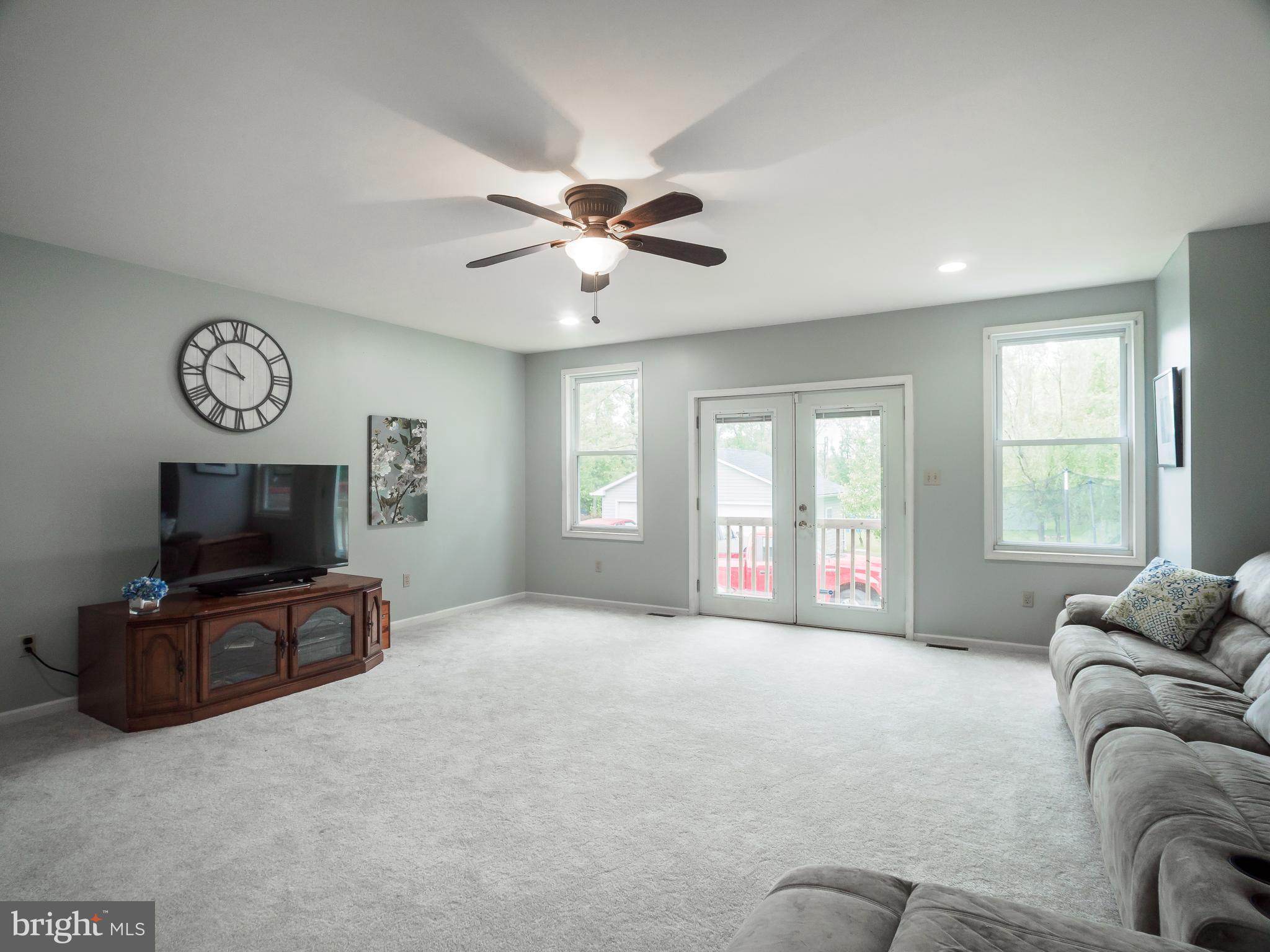 943 County Line Road Huntingdon Valley, PA 19006 - Photo 6 of 43 Spacious Great Room