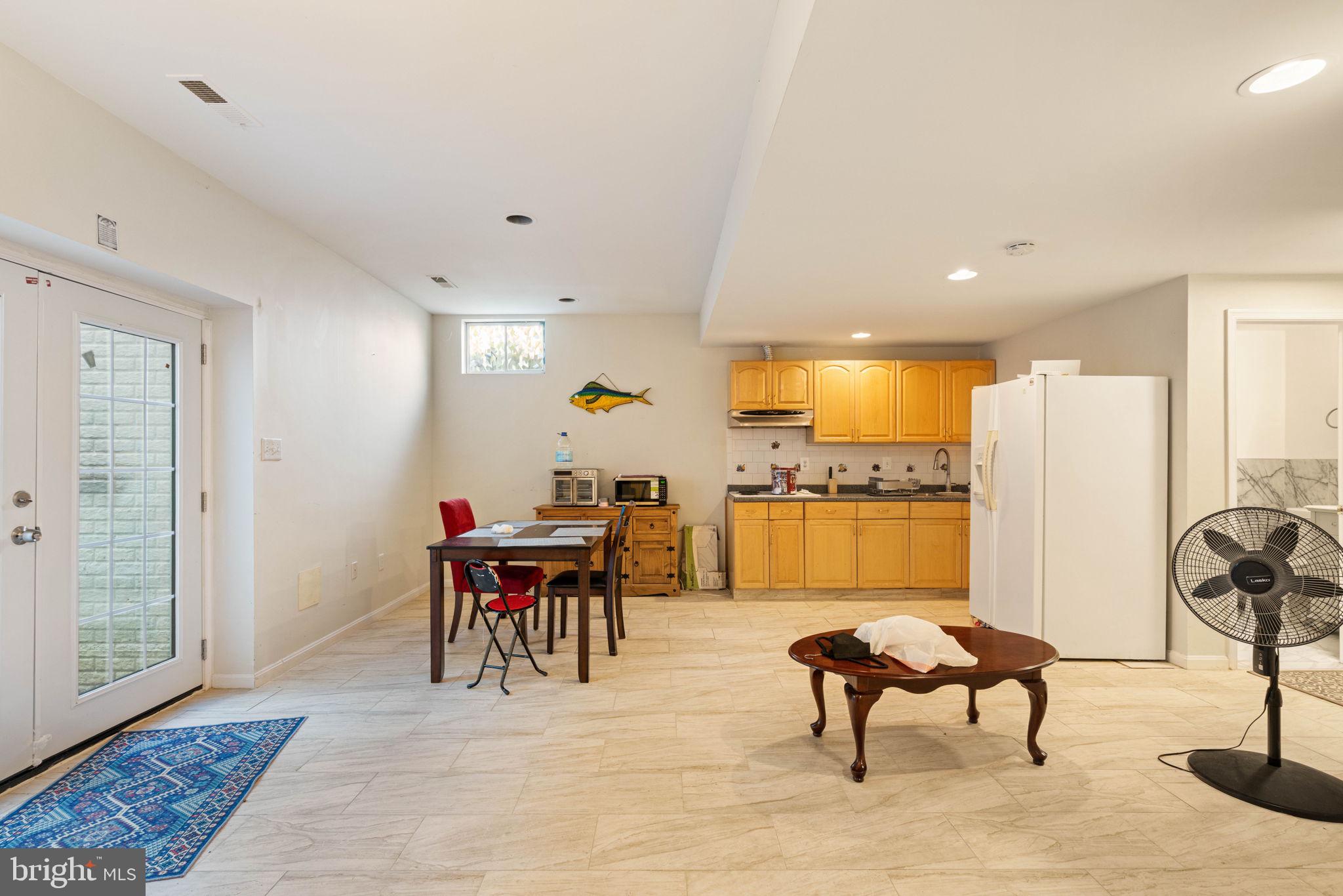 7616 Seabrook Lane Springfield, VA 22153 - Photo 26 of 35 Bright and airy open kitchen space.
