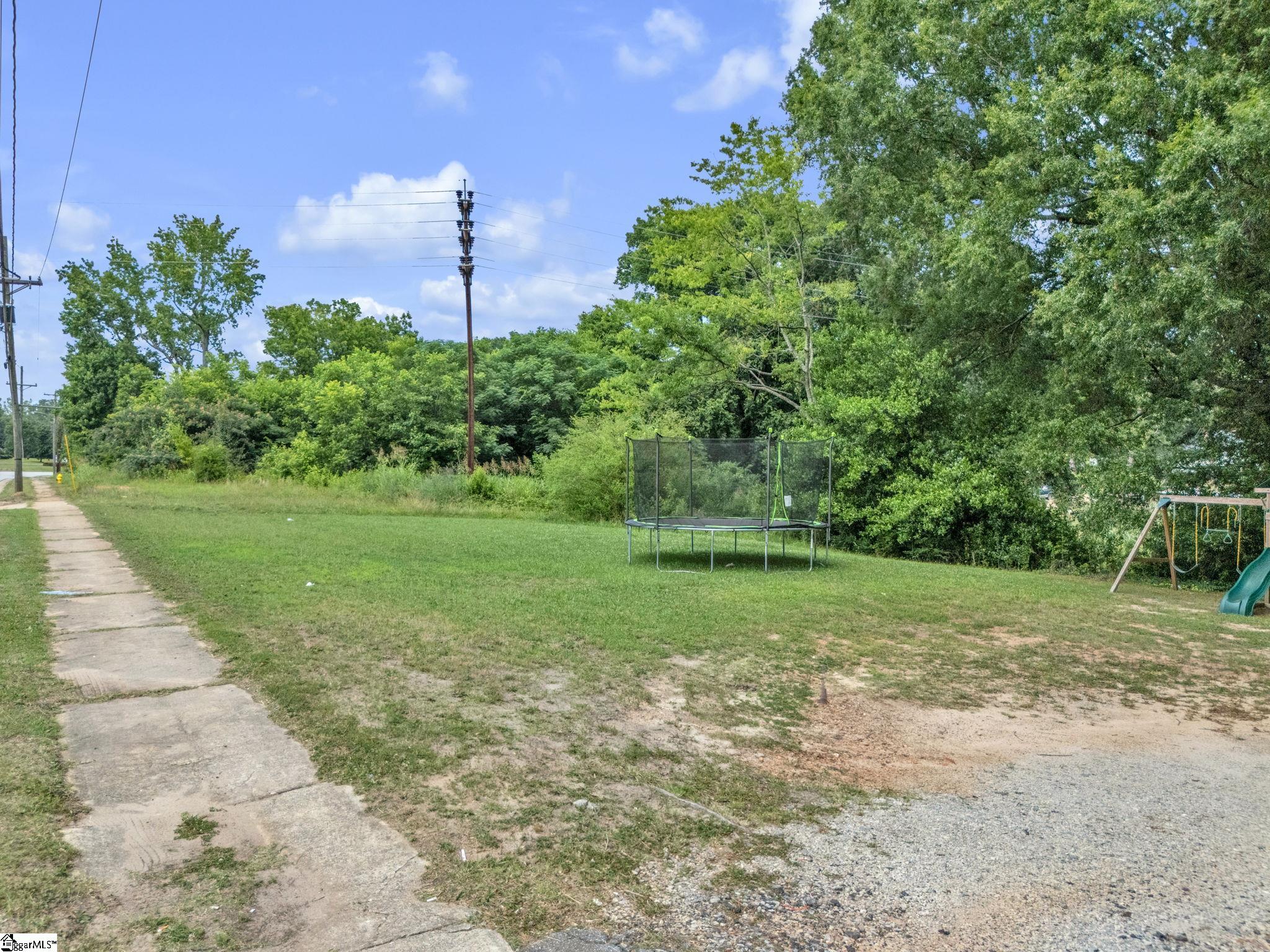 1108 North Harper Street Laurens, SC 29360 - Photo 3 of 11