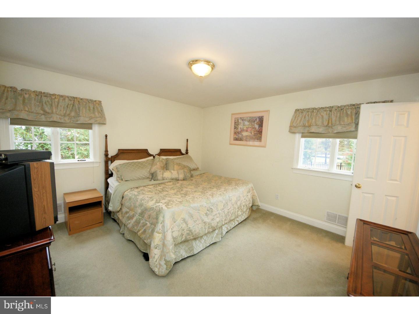 117 Line Road Trenton, NJ 08690 - Photo 15 of 25 Master Bedroom