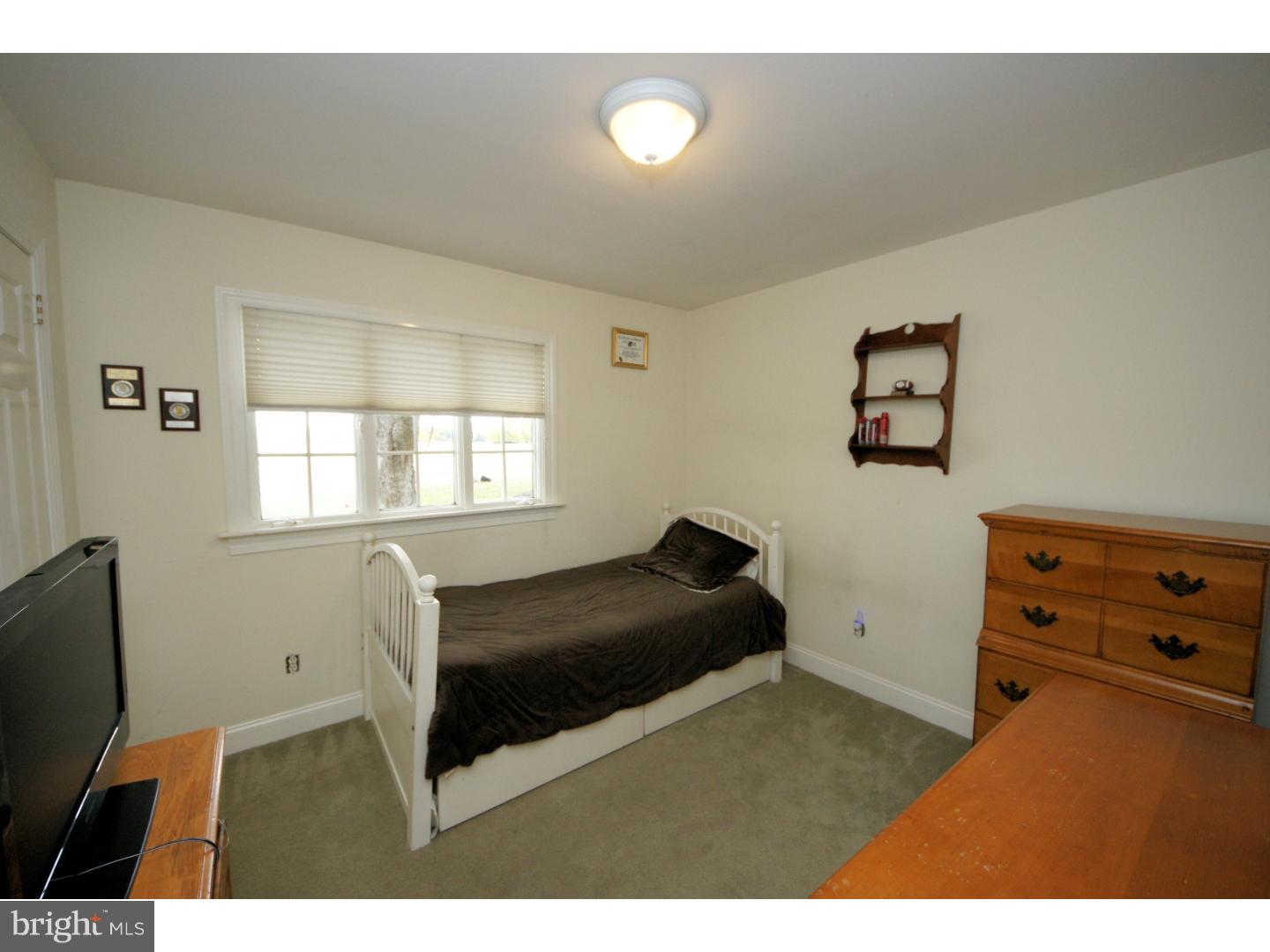 117 Line Road Trenton, NJ 08690 - Photo 18 of 25 Bedroom 3