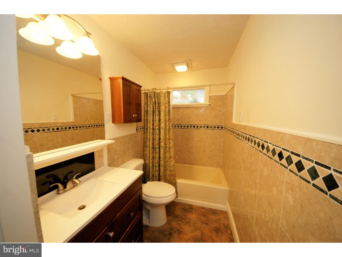 117 Line Road Trenton, NJ 08690 - Photo 19 of 25 Bathroom