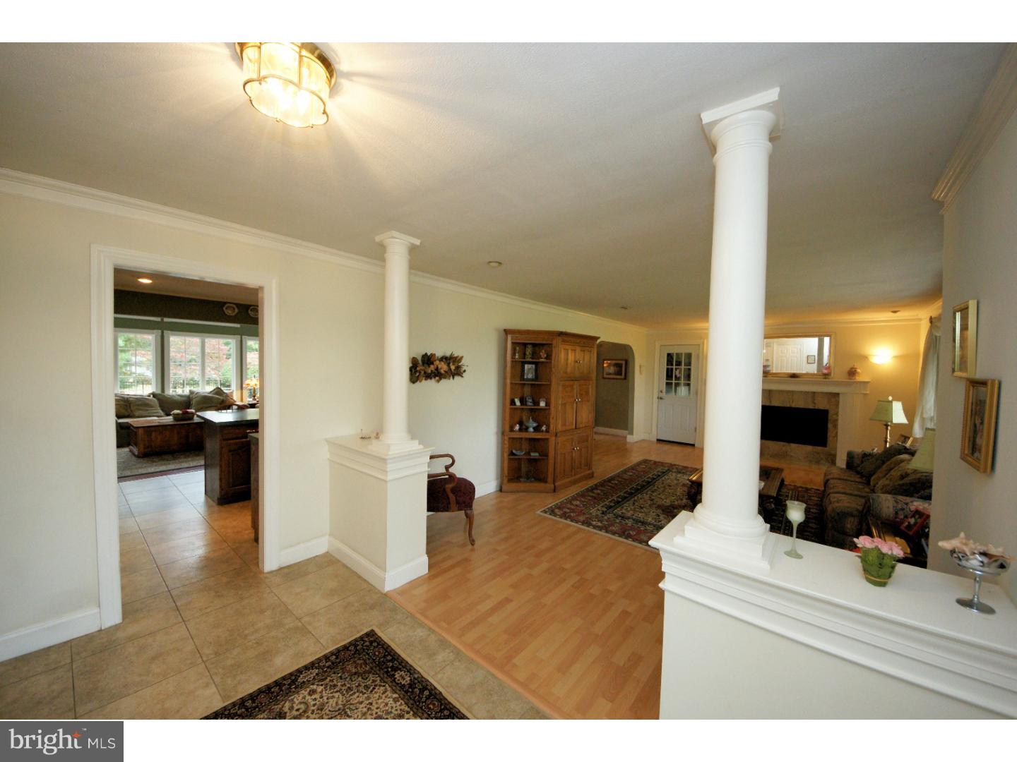 117 Line Road Trenton, NJ 08690 - Photo 4 of 25 Foyer