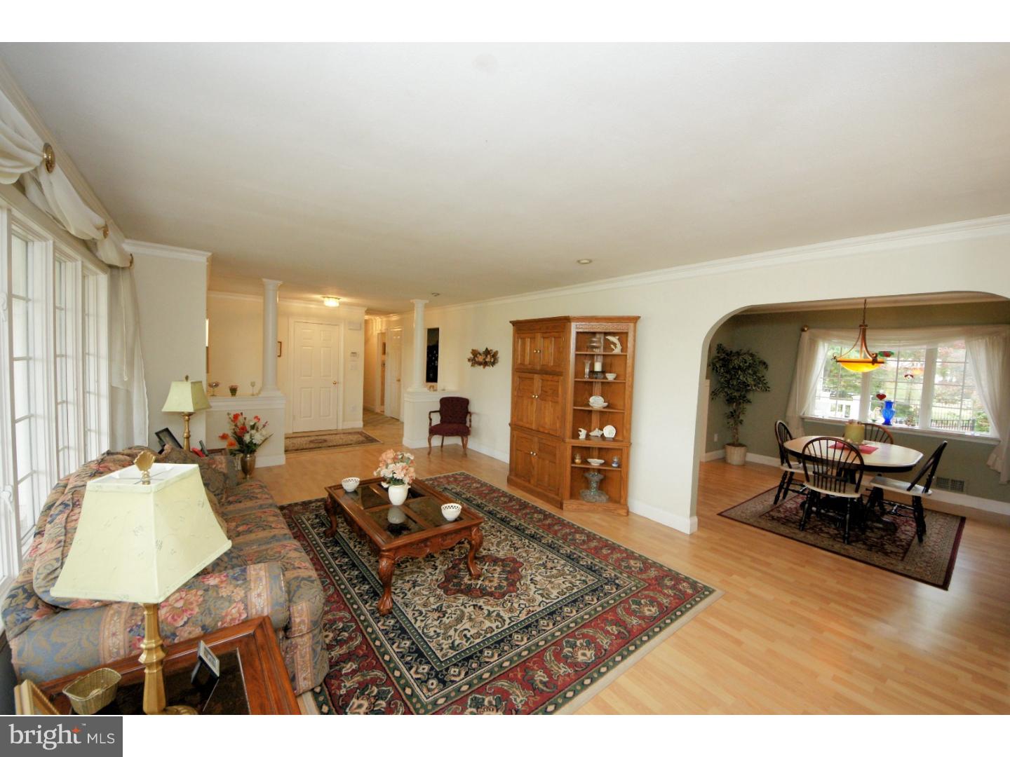 117 Line Road Trenton, NJ 08690 - Photo 6 of 25 Living Room